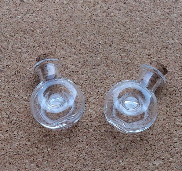 画像1: 丸い小瓶 (1)